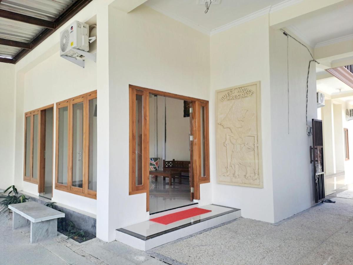 Kresna Guesthouse Pacitan Exterior photo